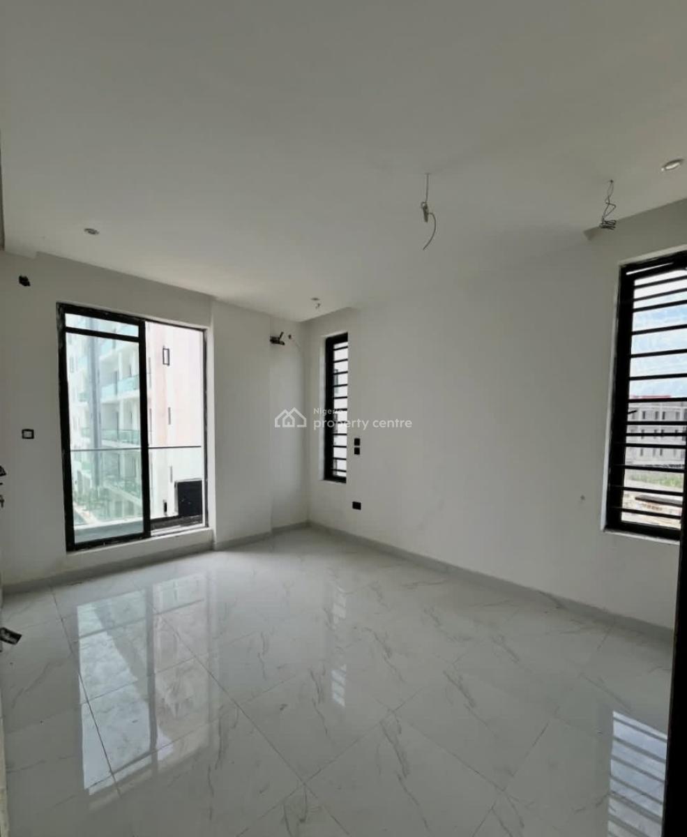 Newly Built and Serviced with 24/7 Power Supply 2 Bedroom En-suite Flat, Lekki Phase 1, Lekki, Lagos, Flat / Apartment for Rent
