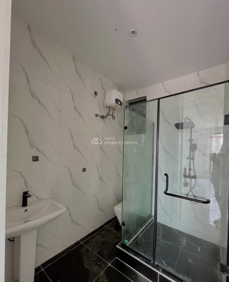 Newly Built and Serviced with 24/7 Power Supply 2 Bedroom En-suite Flat, Lekki Phase 1, Lekki, Lagos, Flat / Apartment for Rent