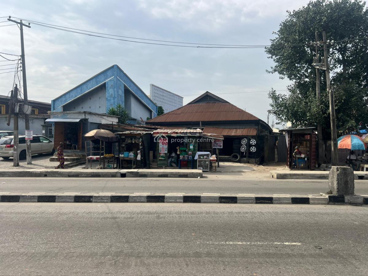 a Demolishable Bungalow, Itire Lawason Road, Surulere, Lagos, House for Rent