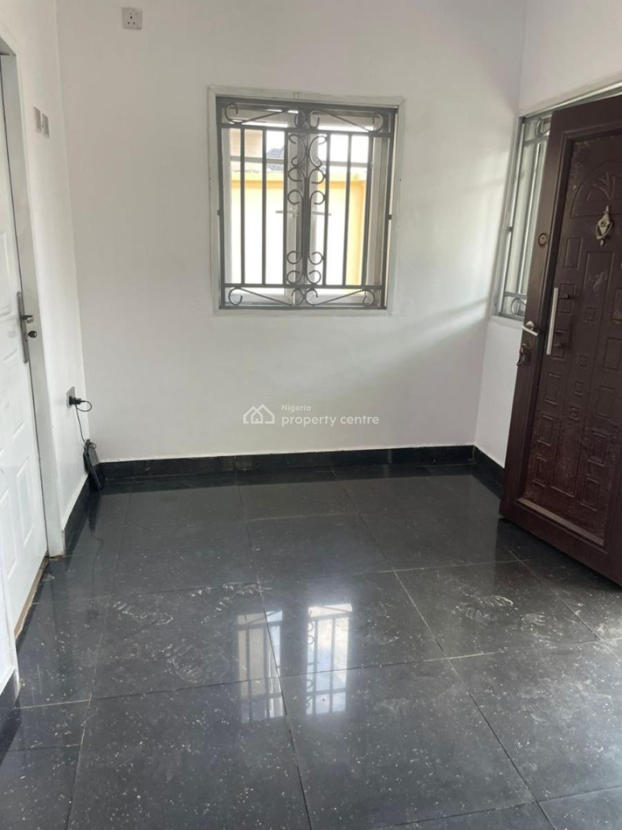 Room and Parlour, Kolapo Ishola Gra, Ibadan, Oyo, Flat / Apartment for Rent