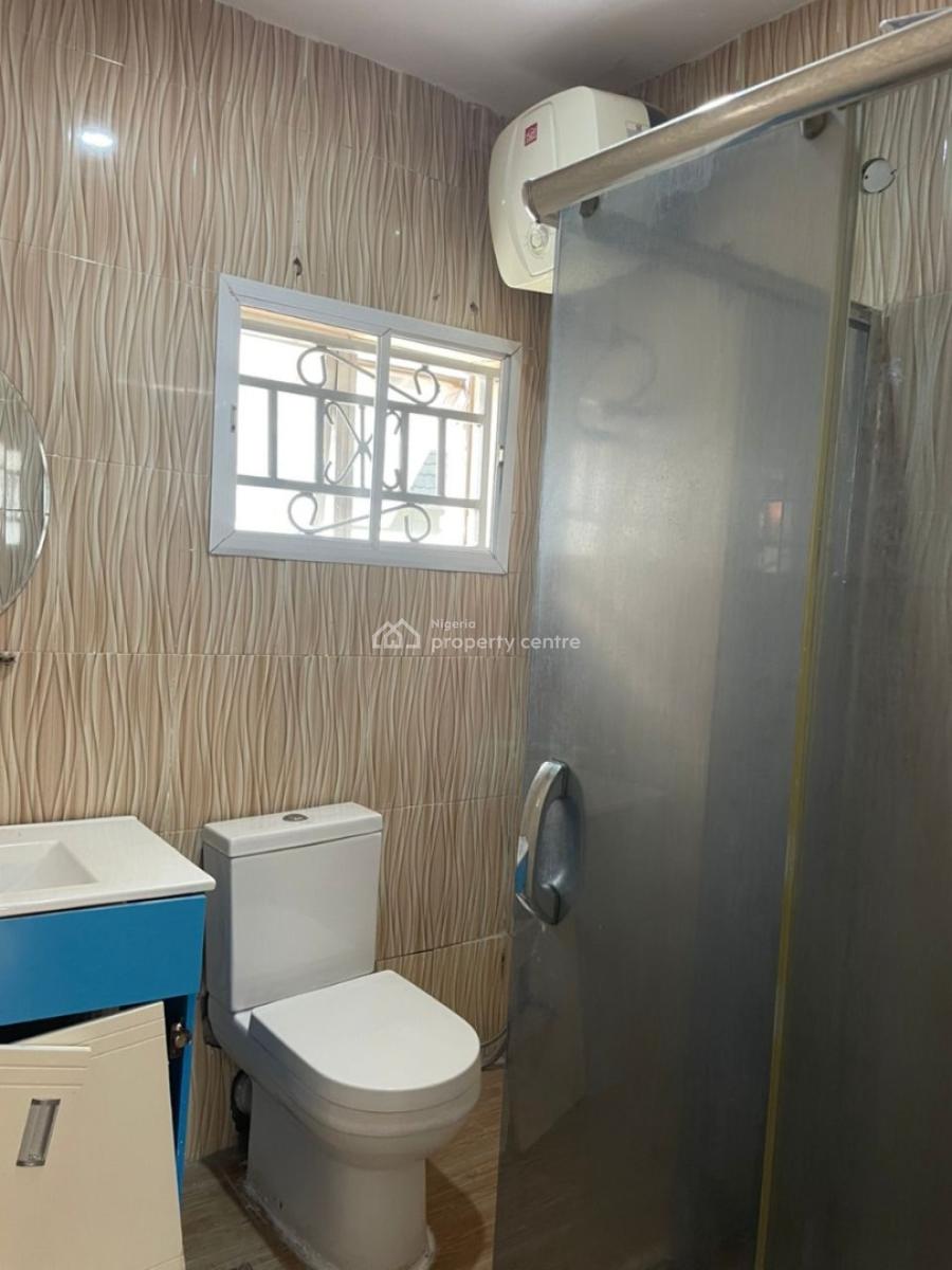 Room and Parlour, Kolapo Ishola Gra, Ibadan, Oyo, Flat / Apartment for Rent