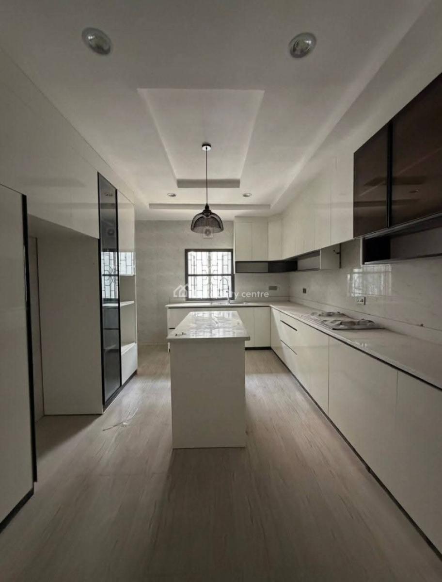 4-bedroom Terrace Duplex with Bq, Guzape District, Abuja, Terraced Duplex for Sale