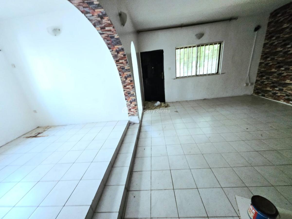 Commercial 3 Bedroom Apartment, Lekki Phase 1, Lekki, Lagos, Flat / Apartment for Rent