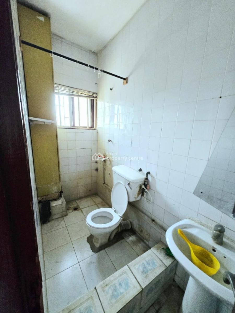 Commercial 3 Bedroom Apartment, Lekki Phase 1, Lekki, Lagos, Flat / Apartment for Rent