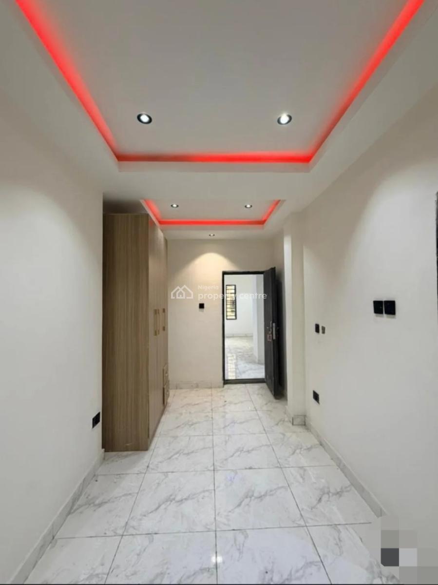 3 Bedroom Apartment, Gbagada, Lagos, Block of Flats for Sale