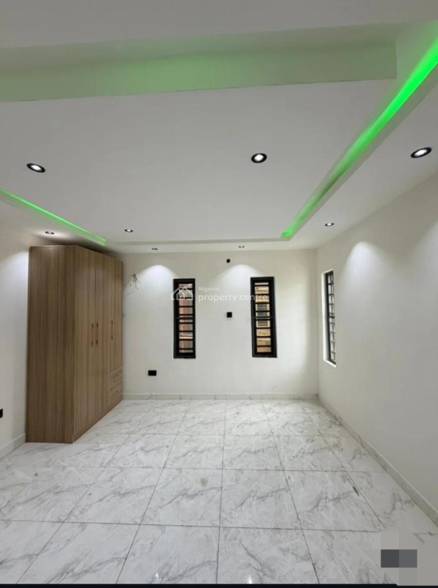 3 Bedroom Apartment, Gbagada, Lagos, Block of Flats for Sale
