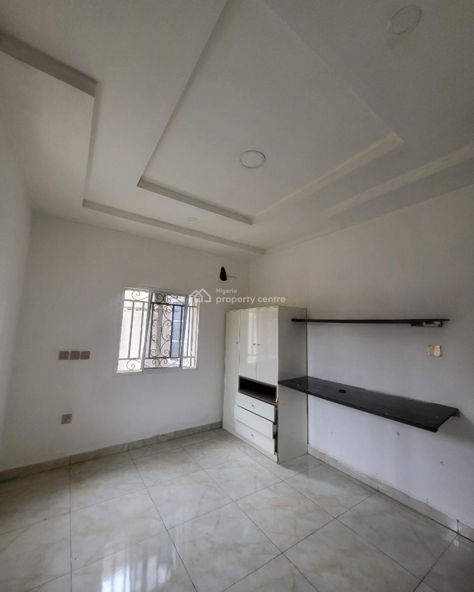 Luxurious Massive 2bedroom Flat, By Peace Max Transport, Utako, Abuja, Flat / Apartment for Rent