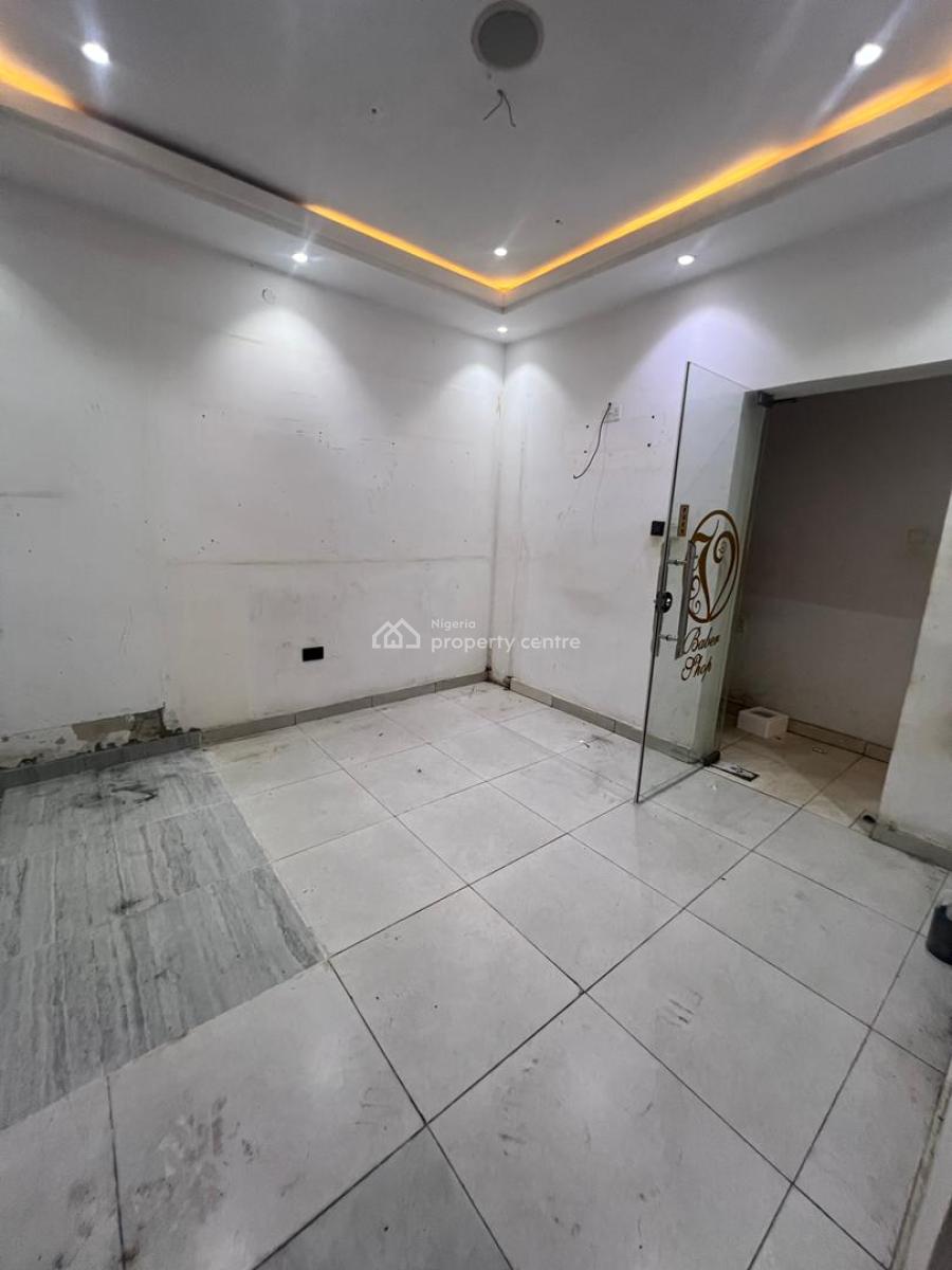 2 Bedroom Flat Downstairs for Commercial Use, Phase 1, Lekki, Lagos, Flat / Apartment for Rent