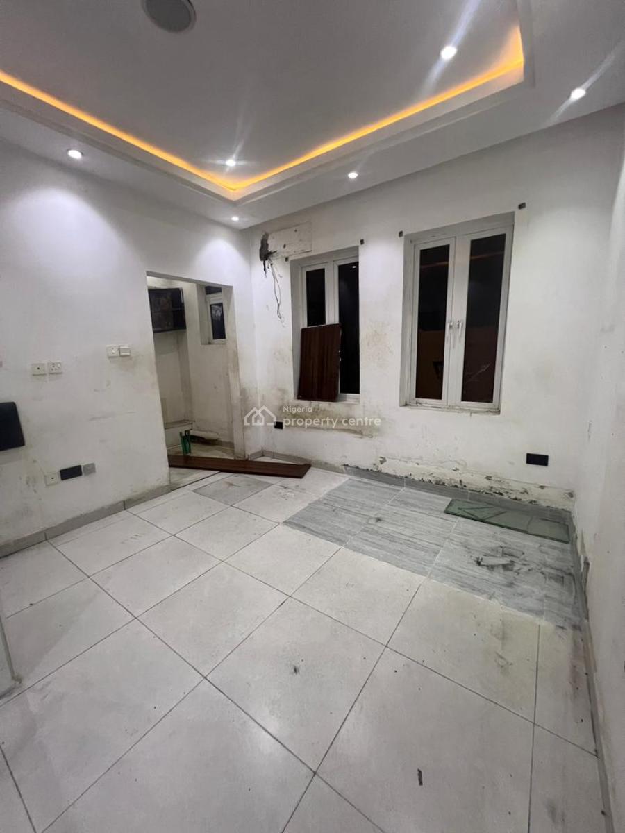 2 Bedroom Flat Downstairs for Commercial Use, Phase 1, Lekki, Lagos, Flat / Apartment for Rent