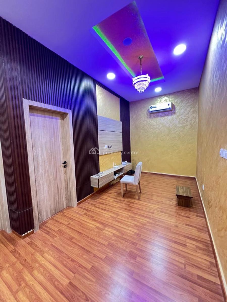 Distress Deal : Partly Furnished 4-bedroom Terrace Duplex, Harris Drive, Vgc, Lekki, Lagos, Terraced Duplex for Sale