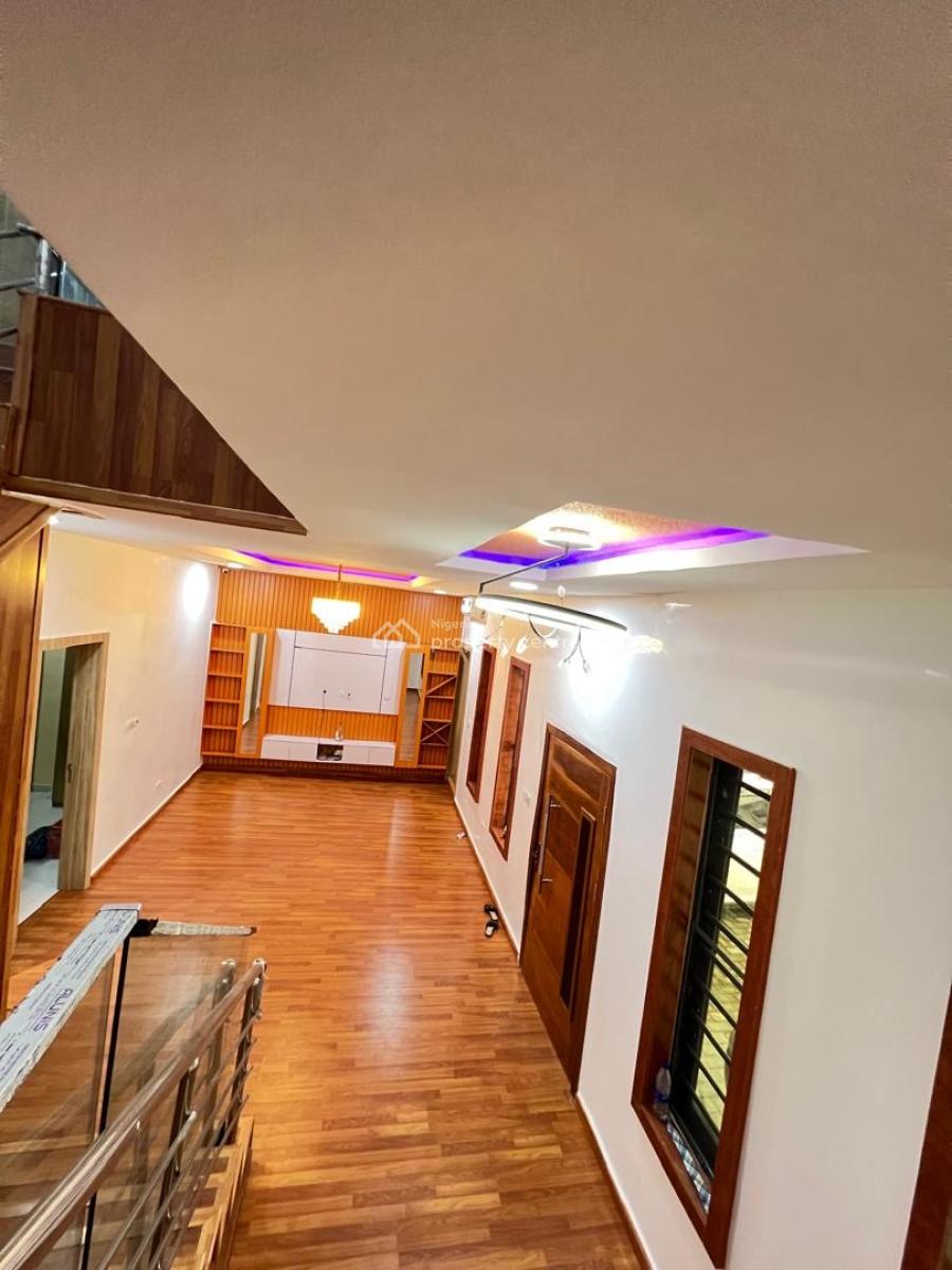 Distress Deal : Partly Furnished 4-bedroom Terrace Duplex, Harris Drive, Vgc, Lekki, Lagos, Terraced Duplex for Sale
