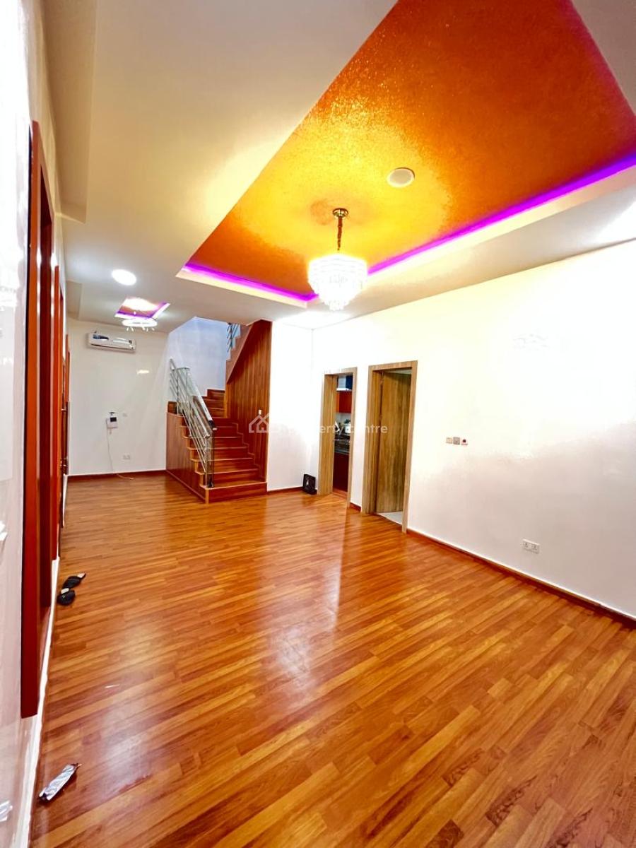 Distress Deal : Partly Furnished 4-bedroom Terrace Duplex, Harris Drive, Vgc, Lekki, Lagos, Terraced Duplex for Sale