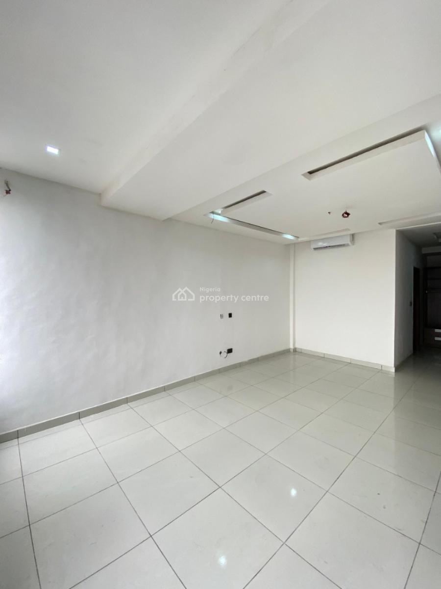 a Lovely  4 Bedroom Penthouse with Elevator, Gym & Swimming Pool., Ikate, Lekki, Lagos, Flat / Apartment for Sale