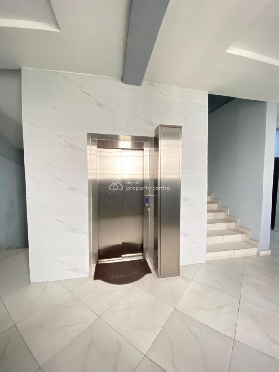 a Lovely  4 Bedroom Penthouse with Elevator, Gym & Swimming Pool., Ikate, Lekki, Lagos, Flat / Apartment for Sale