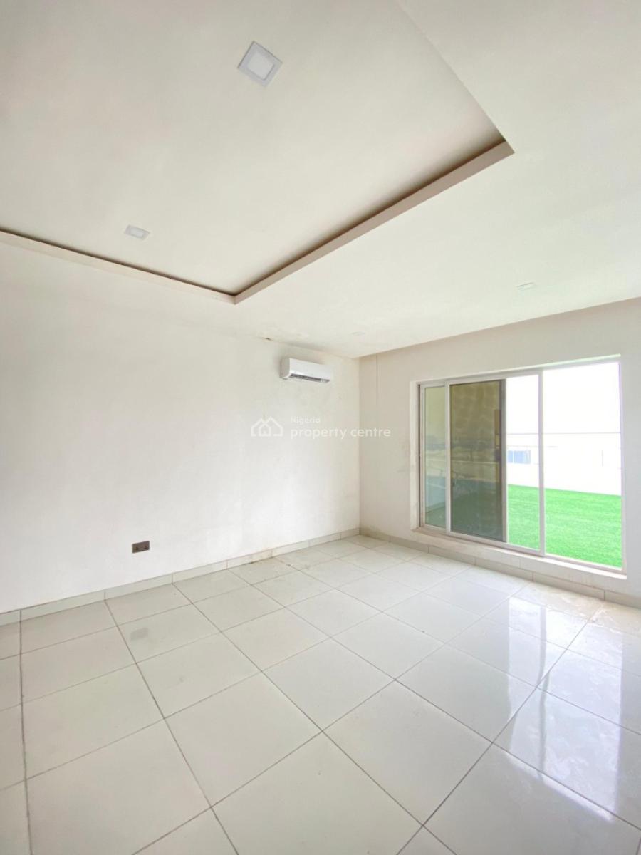 a Lovely  4 Bedroom Penthouse with Elevator, Gym & Swimming Pool., Ikate, Lekki, Lagos, Flat / Apartment for Sale