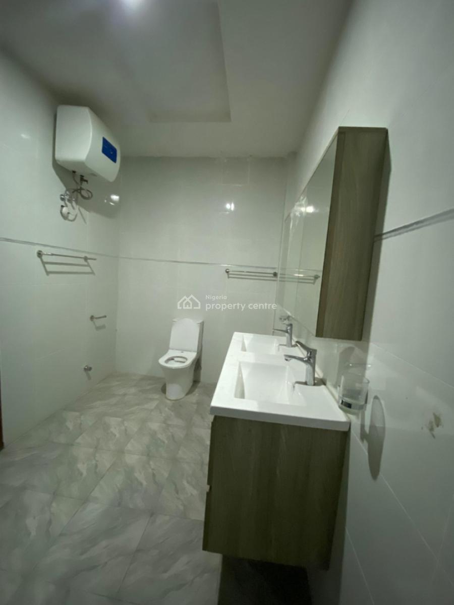 a Lovely  4 Bedroom Penthouse with Elevator, Gym & Swimming Pool., Ikate, Lekki, Lagos, Flat / Apartment for Sale