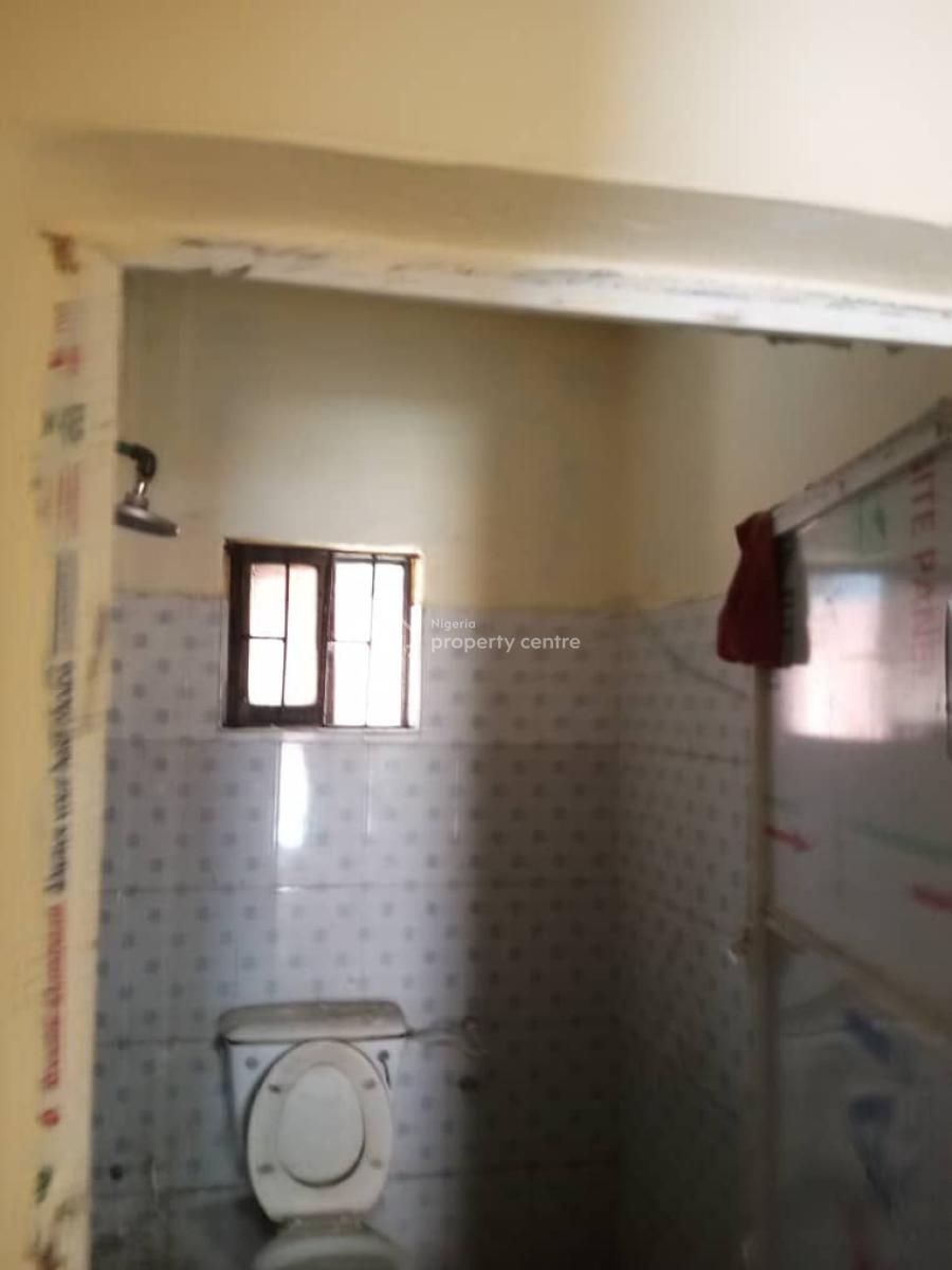 Decent 2bedroom Apartment, Shomolu, Onipanu, Shomolu, Lagos, Flat / Apartment for Rent