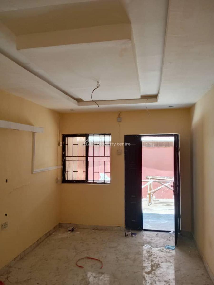 Decent 2bedroom Apartment, Shomolu, Onipanu, Shomolu, Lagos, Flat / Apartment for Rent