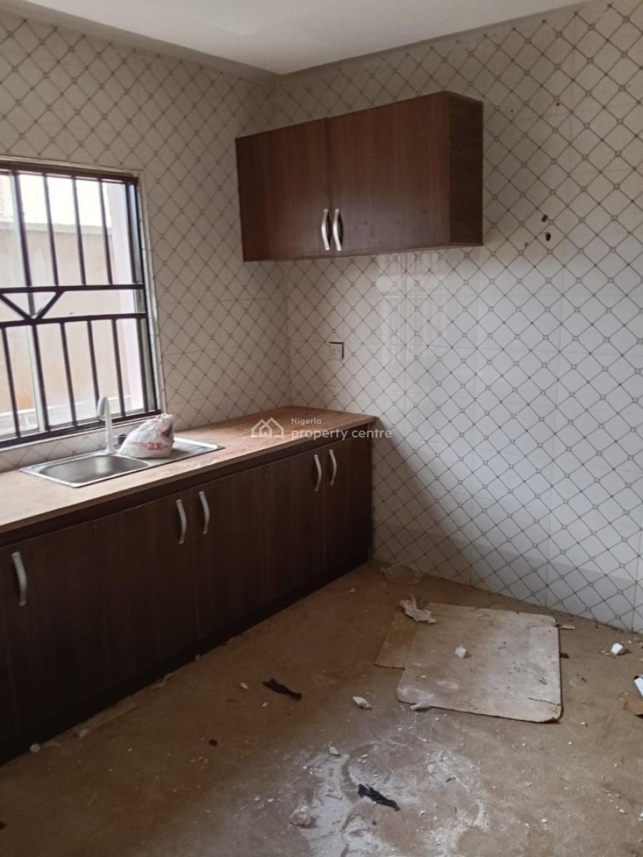 Lovely Executive 3bedroom Apartment, Shasha, Akowonjo, Alimosho, Lagos, Flat / Apartment for Rent