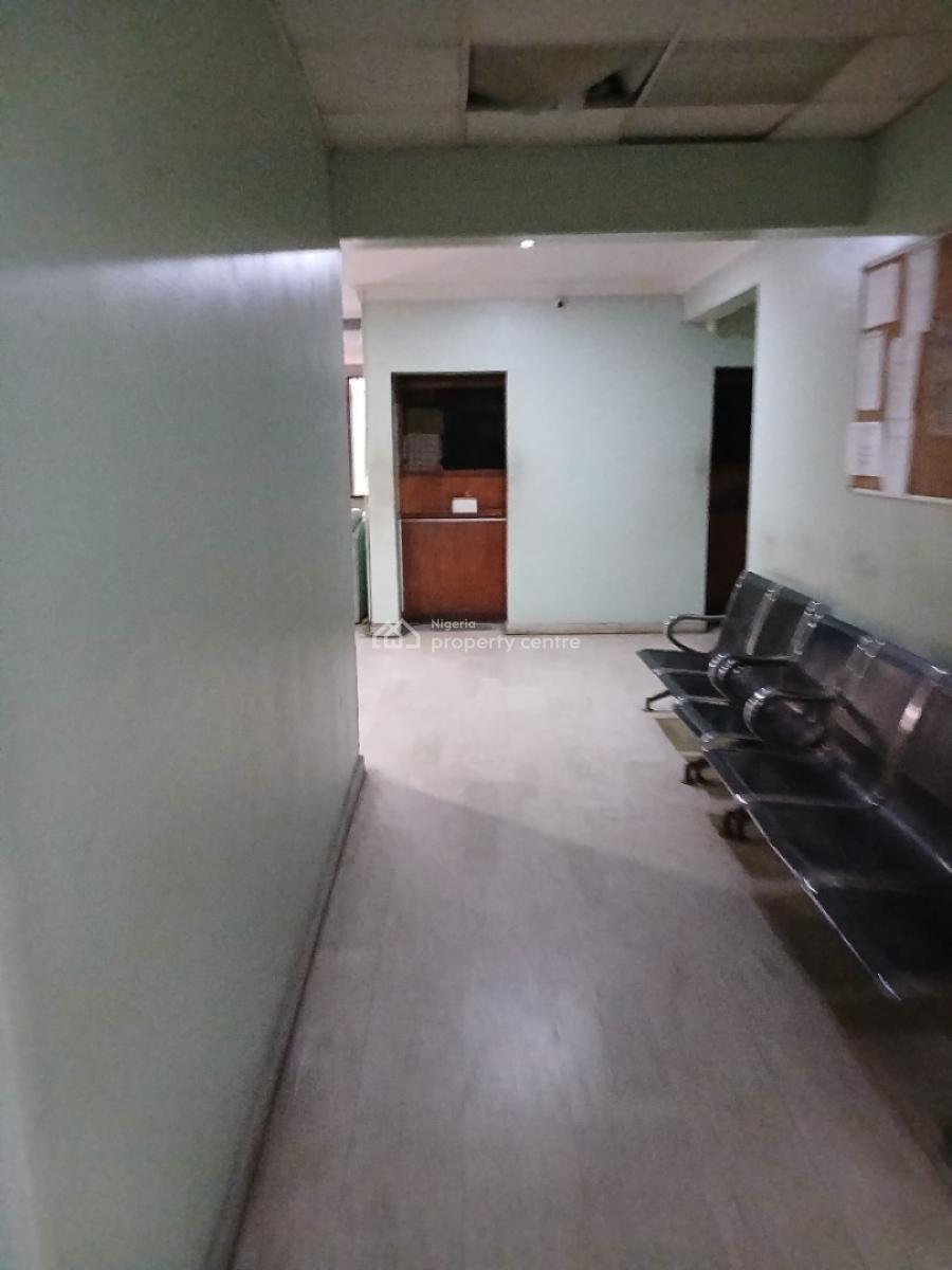 Hospital Building at South West-ikoyi,lagos, South-west Ikoyi, Ikoyi, Lagos, Office Space for Sale
