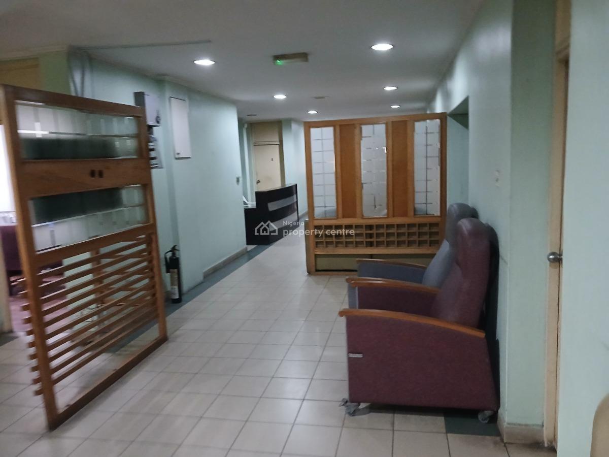 Hospital Building at South West-ikoyi,lagos, South-west Ikoyi, Ikoyi, Lagos, Office Space for Sale