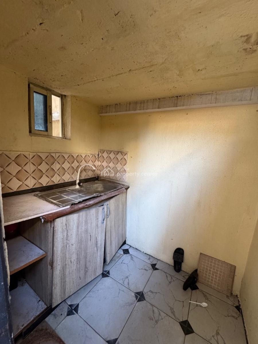 Self Contain Bq + Personal Kitchen, Chevy View Estate, Lekki Expressway, Lekki, Lagos, Self Contain (single Rooms) for Rent