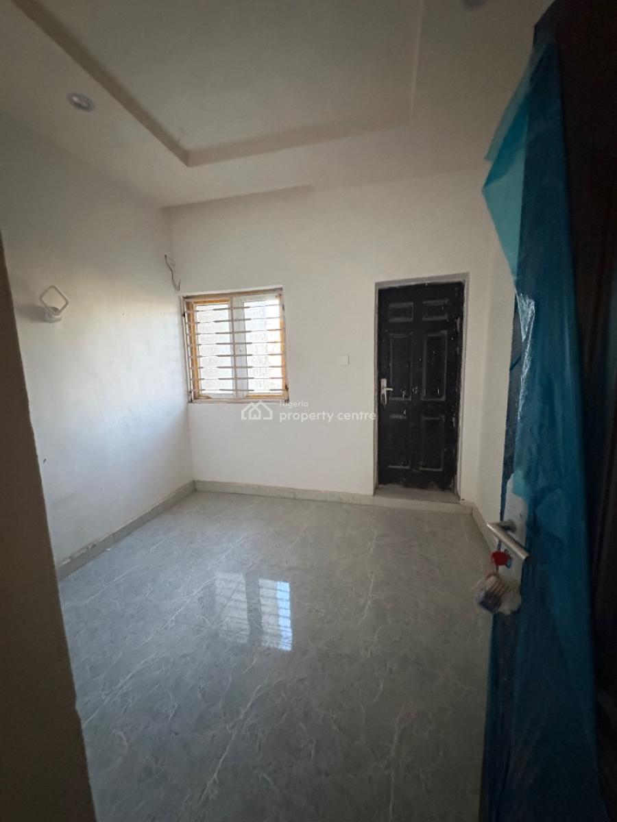 New 3-bedroom Apartment, Von Axis, Lugbe District, Abuja, Block of Flats for Sale