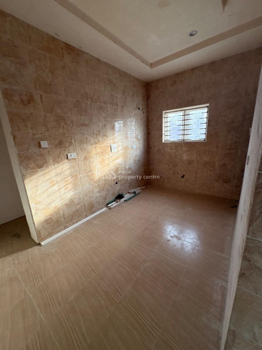 New 3-bedroom Apartment, Von Axis, Lugbe District, Abuja, Block of Flats for Sale