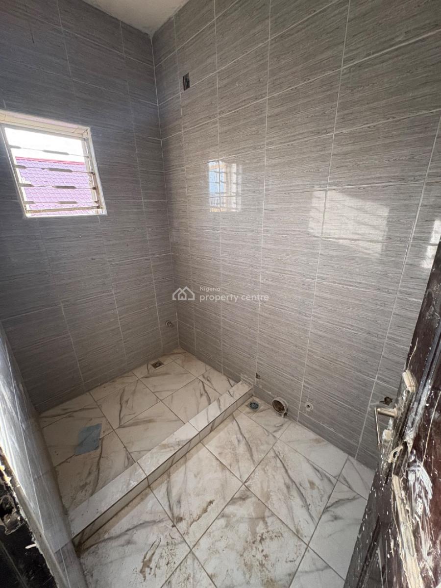 New 3-bedroom Apartment, Von Axis, Lugbe District, Abuja, Block of Flats for Sale
