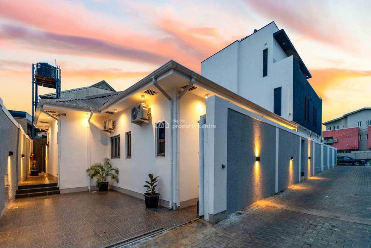 4br Flat, Phase2, Magodo, Lagos, Flat / Apartment for Sale