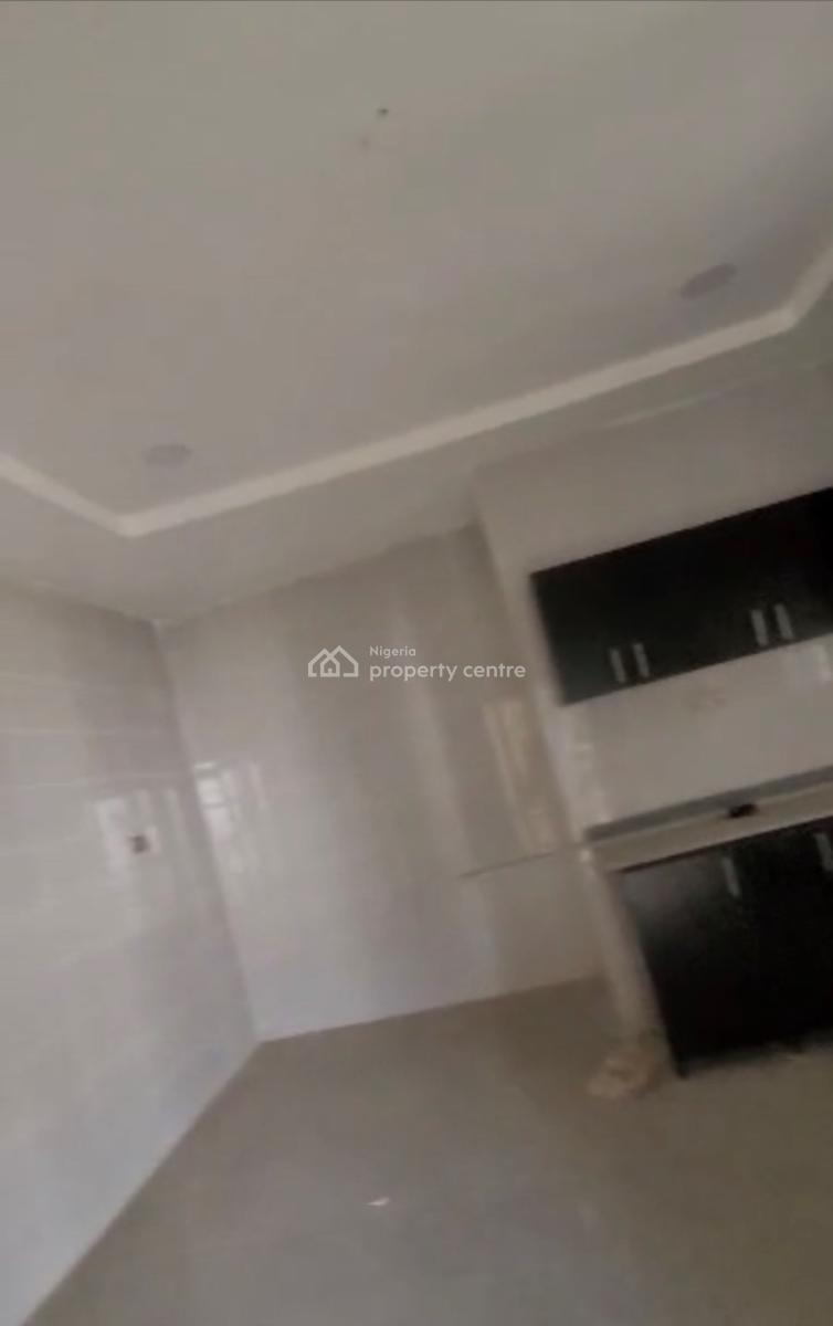 Luxury Spacious 3bedroom En-suite Flat, in a Mini Serene Estate, Dawaki, Gwarinpa, Abuja, Block of Flats for Sale