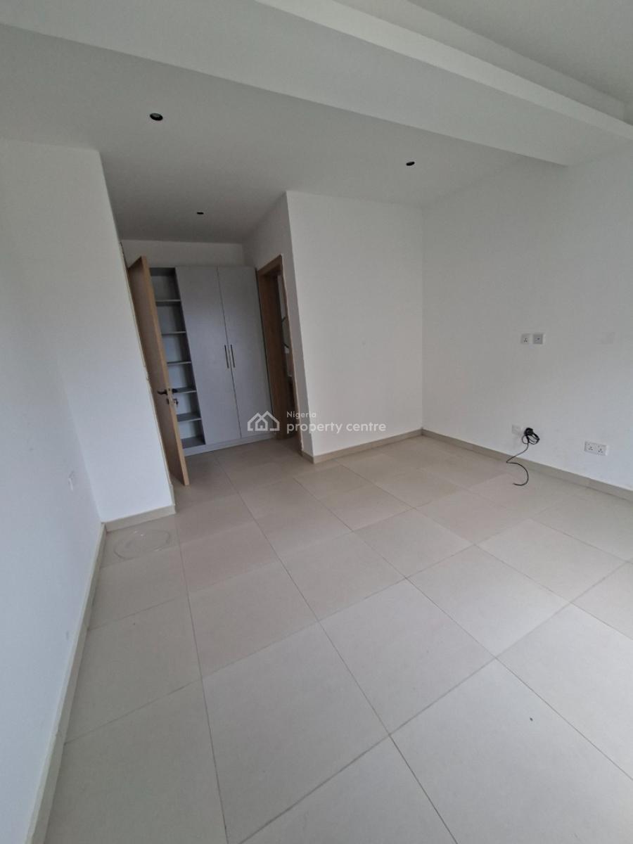 Luxury Newly Build 3bedroom with Bq and Gym, Lekki Phase 1 Off Admiralty Way & 2bed for N390m, Lekki Phase 1, Lekki, Lagos, Block of Flats for Sale