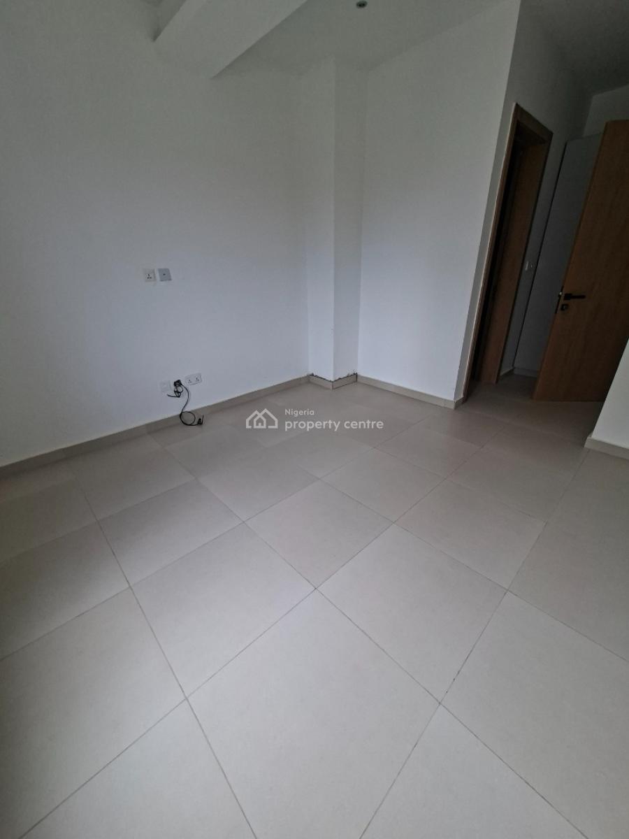 Luxury Newly Build 3bedroom with Bq and Gym, Lekki Phase 1 Off Admiralty Way & 2bed for N390m, Lekki Phase 1, Lekki, Lagos, Block of Flats for Sale