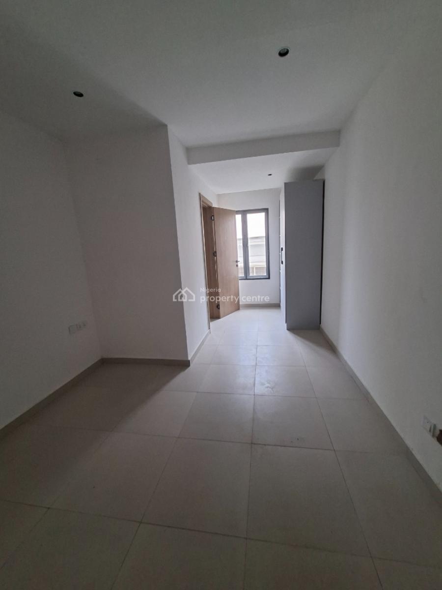 Luxury Newly Build 3bedroom with Bq and Gym, Lekki Phase 1 Off Admiralty Way & 2bed for N390m, Lekki Phase 1, Lekki, Lagos, Block of Flats for Sale