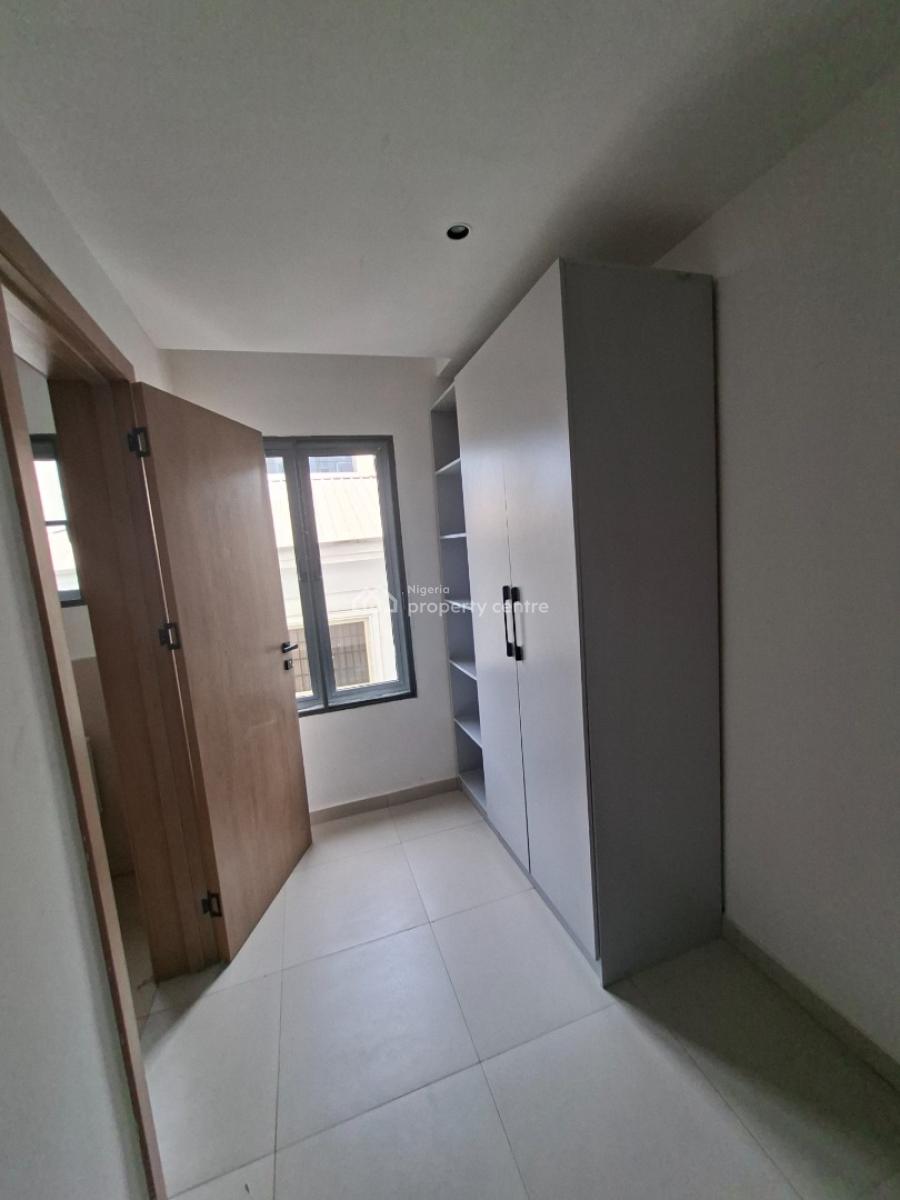 Luxury Newly Build 3bedroom with Bq and Gym, Lekki Phase 1 Off Admiralty Way & 2bed for N390m, Lekki Phase 1, Lekki, Lagos, Block of Flats for Sale
