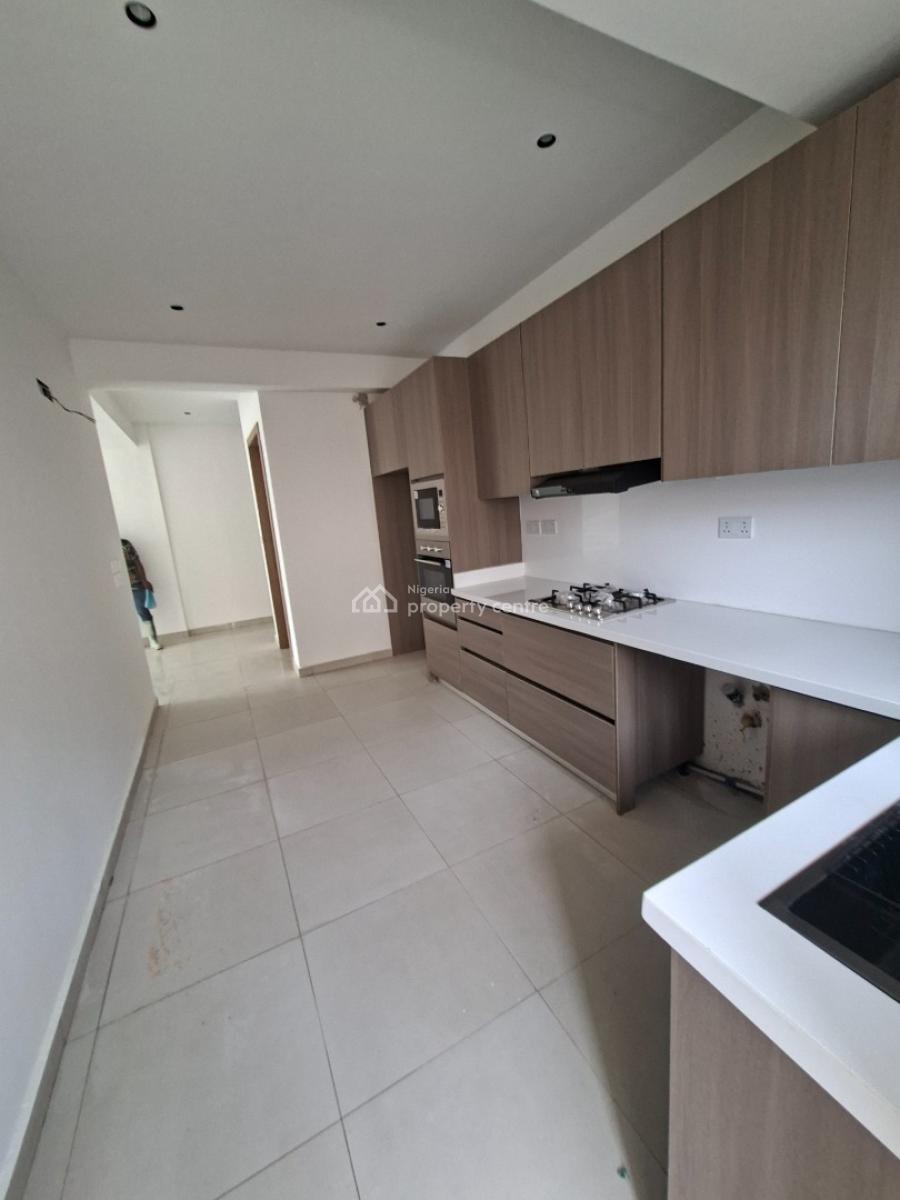 Fully Service 2bedroom with Bq & Gym, Lekki Phase 1 Off Admiralty Way, Lekki Phase 1, Lekki, Lagos, Block of Flats for Sale