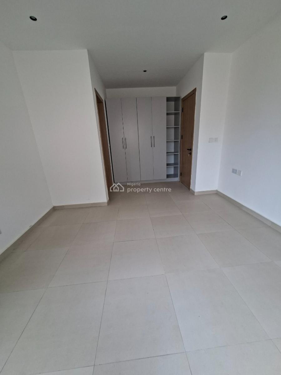 Fully Service 2bedroom with Bq & Gym, Lekki Phase 1 Off Admiralty Way, Lekki Phase 1, Lekki, Lagos, Block of Flats for Sale