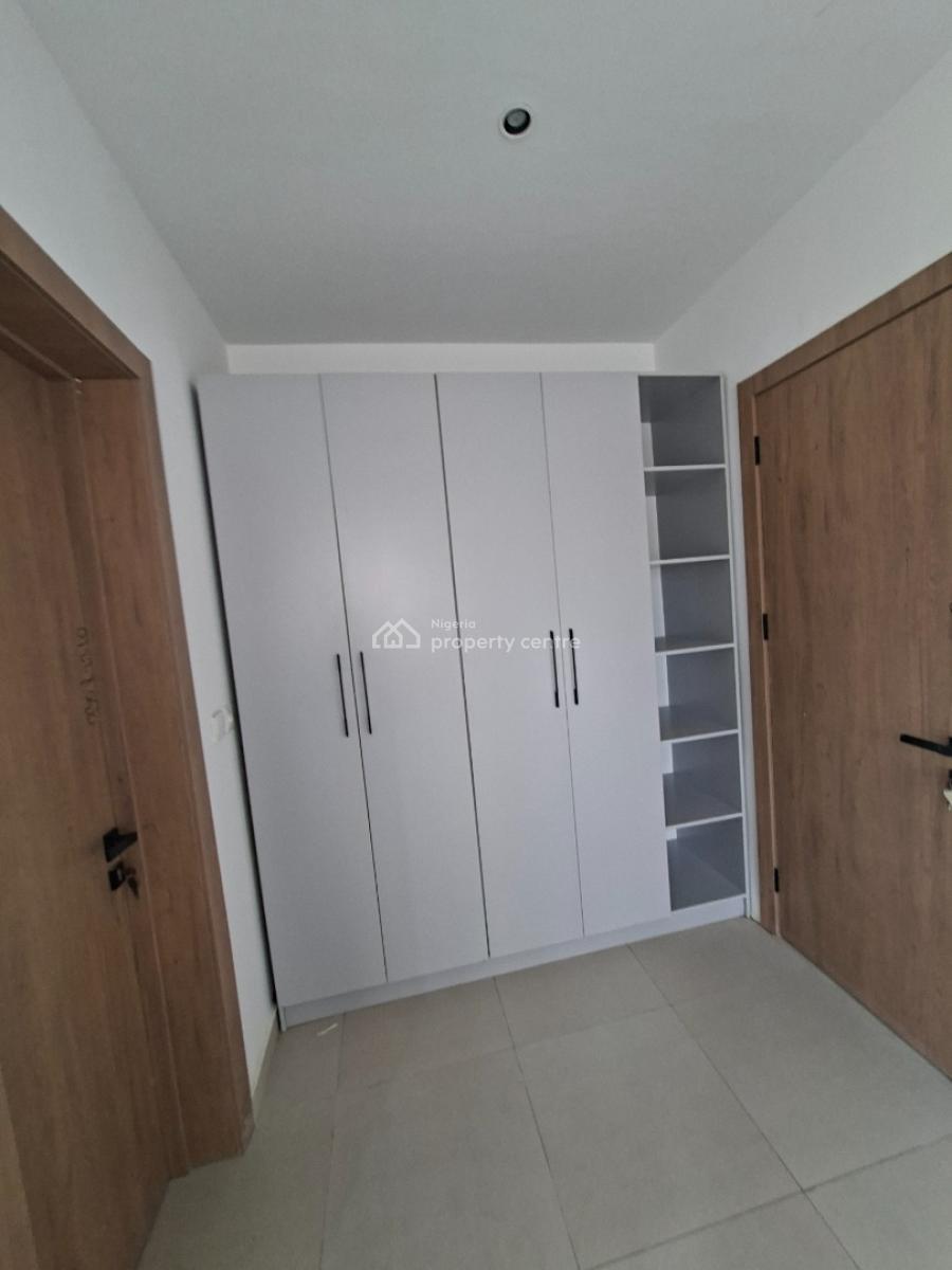 Fully Service 2bedroom with Bq & Gym, Lekki Phase 1 Off Admiralty Way, Lekki Phase 1, Lekki, Lagos, Block of Flats for Sale