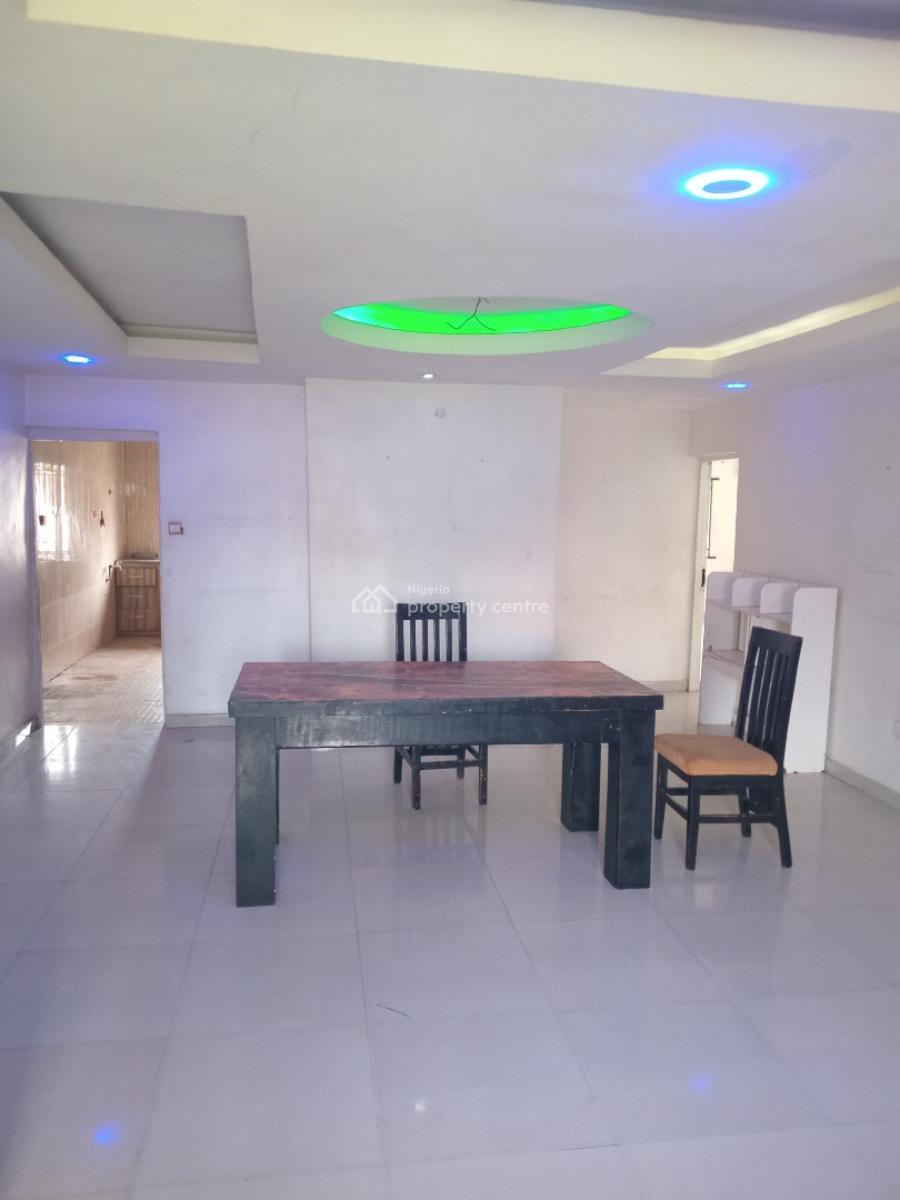 Spacious 3 Bedroom Flat Upstairs, Lekki Phase 1, Lekki, Lagos, Flat / Apartment for Rent