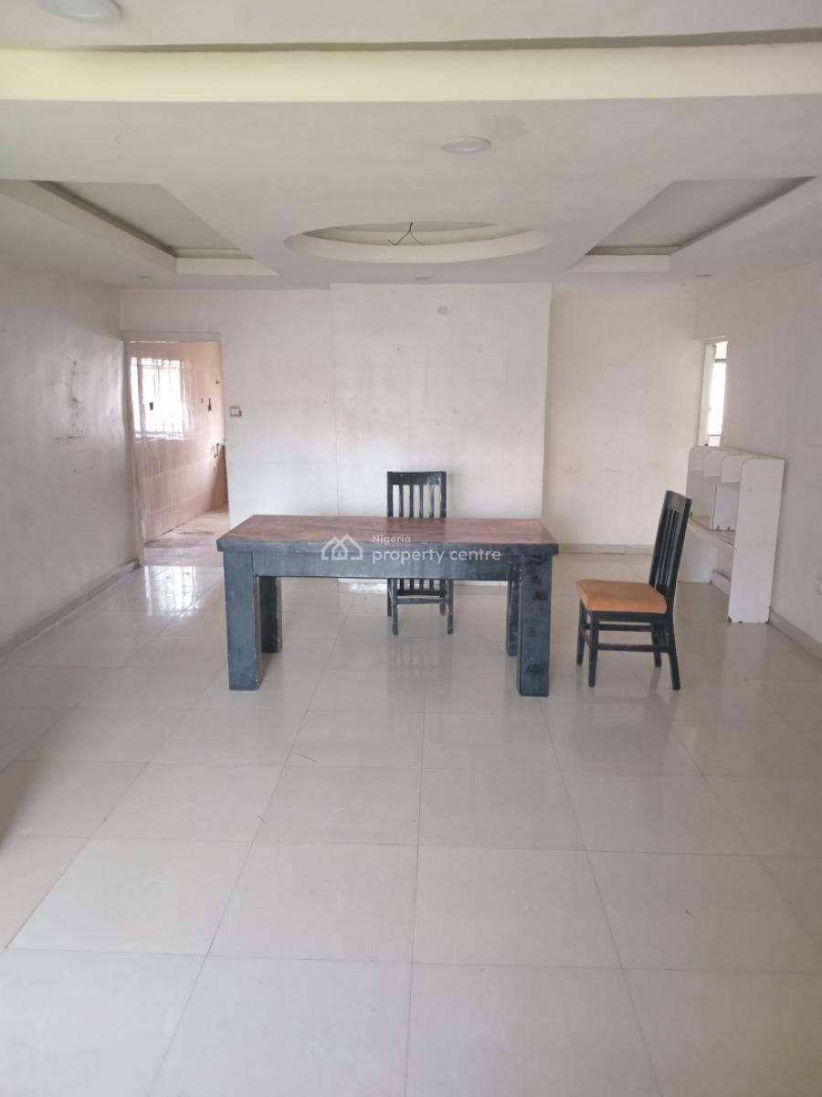 Spacious 3 Bedroom Flat Upstairs, Lekki Phase 1, Lekki, Lagos, Flat / Apartment for Rent