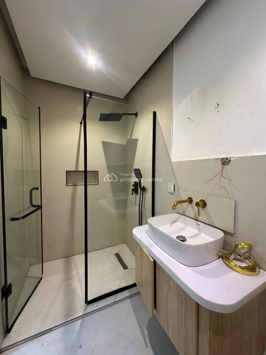 Serviced 2 Bedroom Apartment with Elevator, Lekki Phase 1, Lekki, Lagos, Flat / Apartment for Rent
