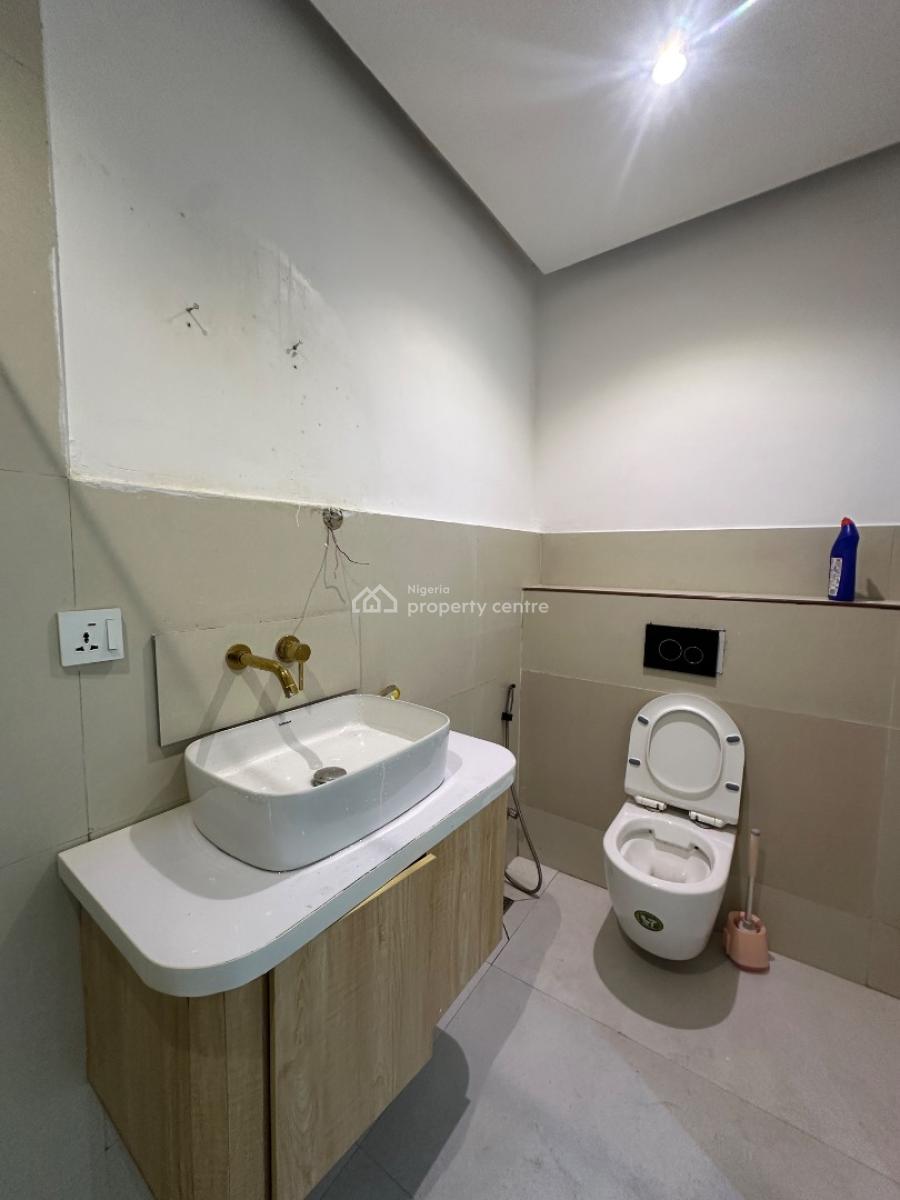 Serviced 2 Bedroom Apartment with Elevator, Lekki Phase 1, Lekki, Lagos, Flat / Apartment for Rent