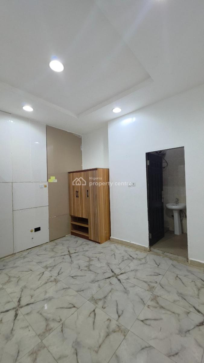 Luxury 4-bedroom Ground Floor Flat in Guzape, Abuja Discover, Guzape District, Abuja, Flat / Apartment for Rent