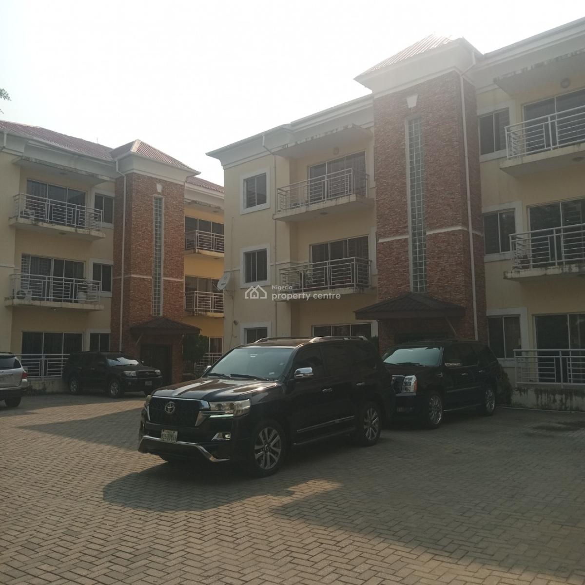 a Well Maintained Service 3 Bedroom Apartments with a Bq and Swimming, Off Admiralty, Lekki Phase 1, Lekki, Lagos, Flat / Apartment for Rent