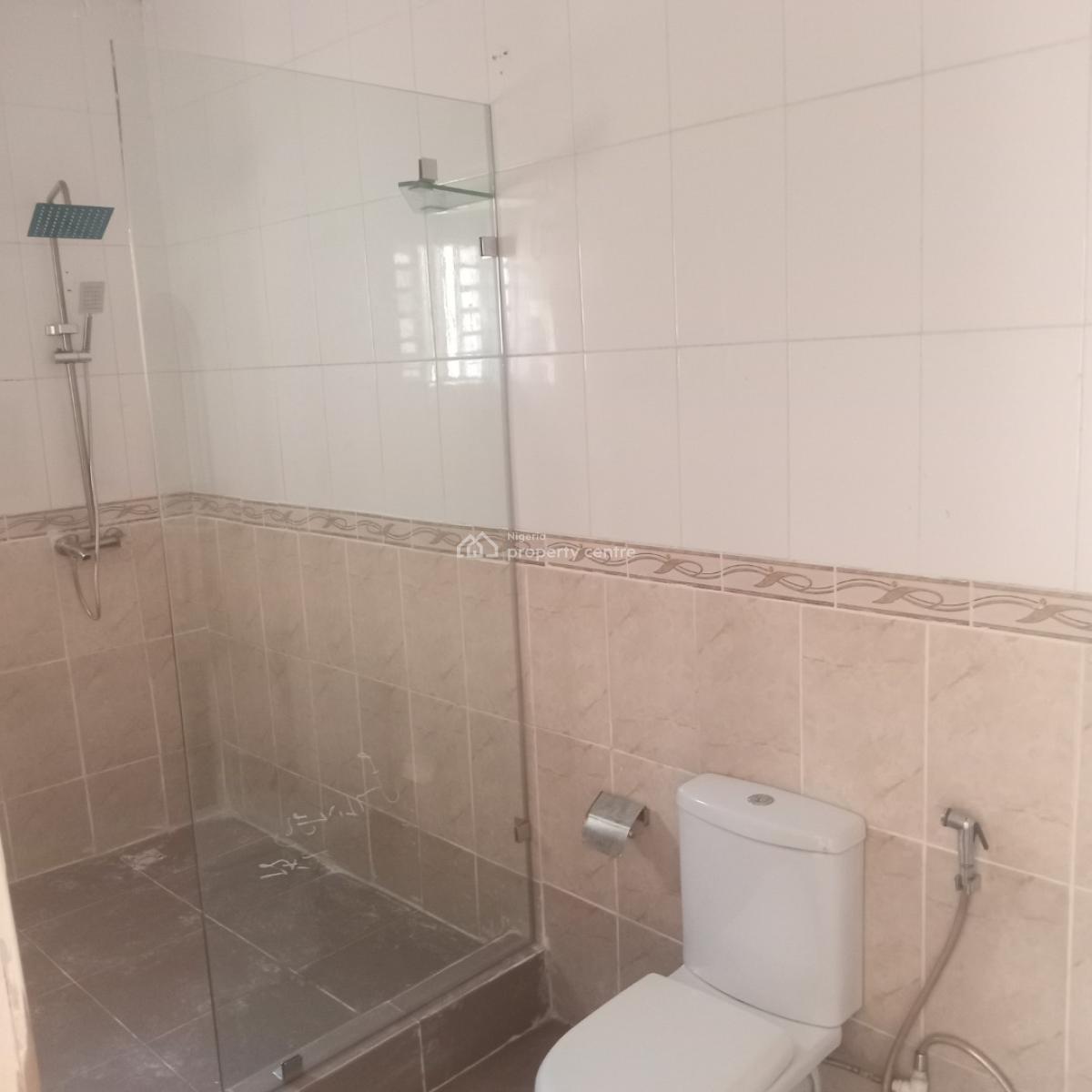 a Well Maintained Service 3 Bedroom Apartments with a Bq and Swimming, Off Admiralty, Lekki Phase 1, Lekki, Lagos, Flat / Apartment for Rent