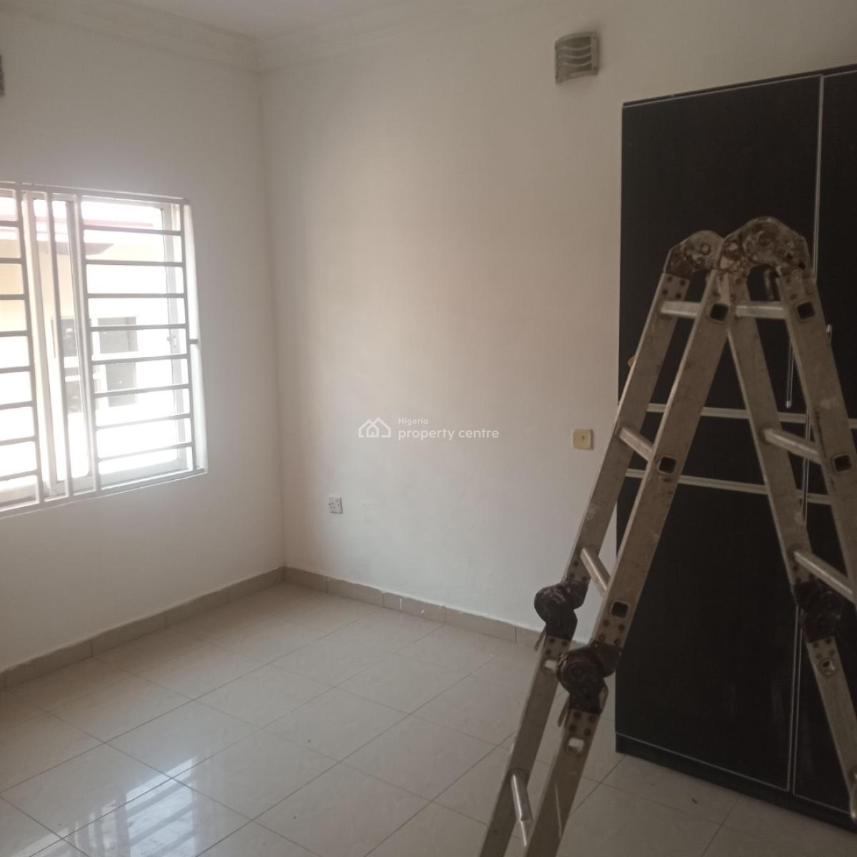 a Well Maintained Service 3 Bedroom Apartments with a Bq and Swimming, Off Admiralty, Lekki Phase 1, Lekki, Lagos, Flat / Apartment for Rent