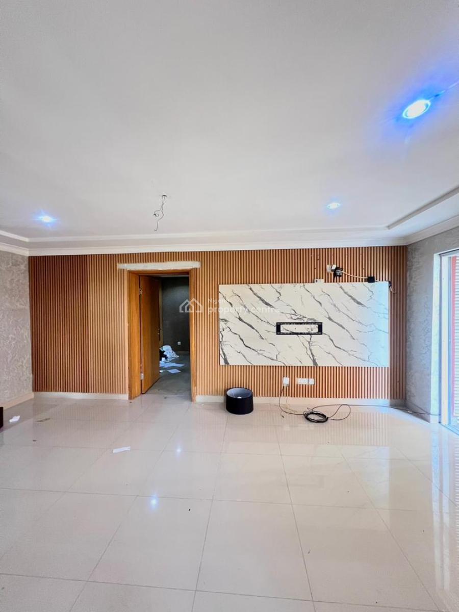 2 Bedroom Apartment with Gym and Swimming Pool, Lekki Phase 1, Lekki, Lagos, Flat / Apartment for Rent