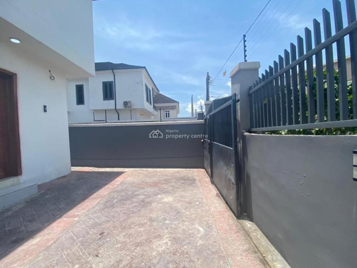 Well Maintained 4 Bedroom Detached House with Bq, Estate By Oba Amusa Street, Agungi, Lekki, Lagos, Detached Duplex for Rent