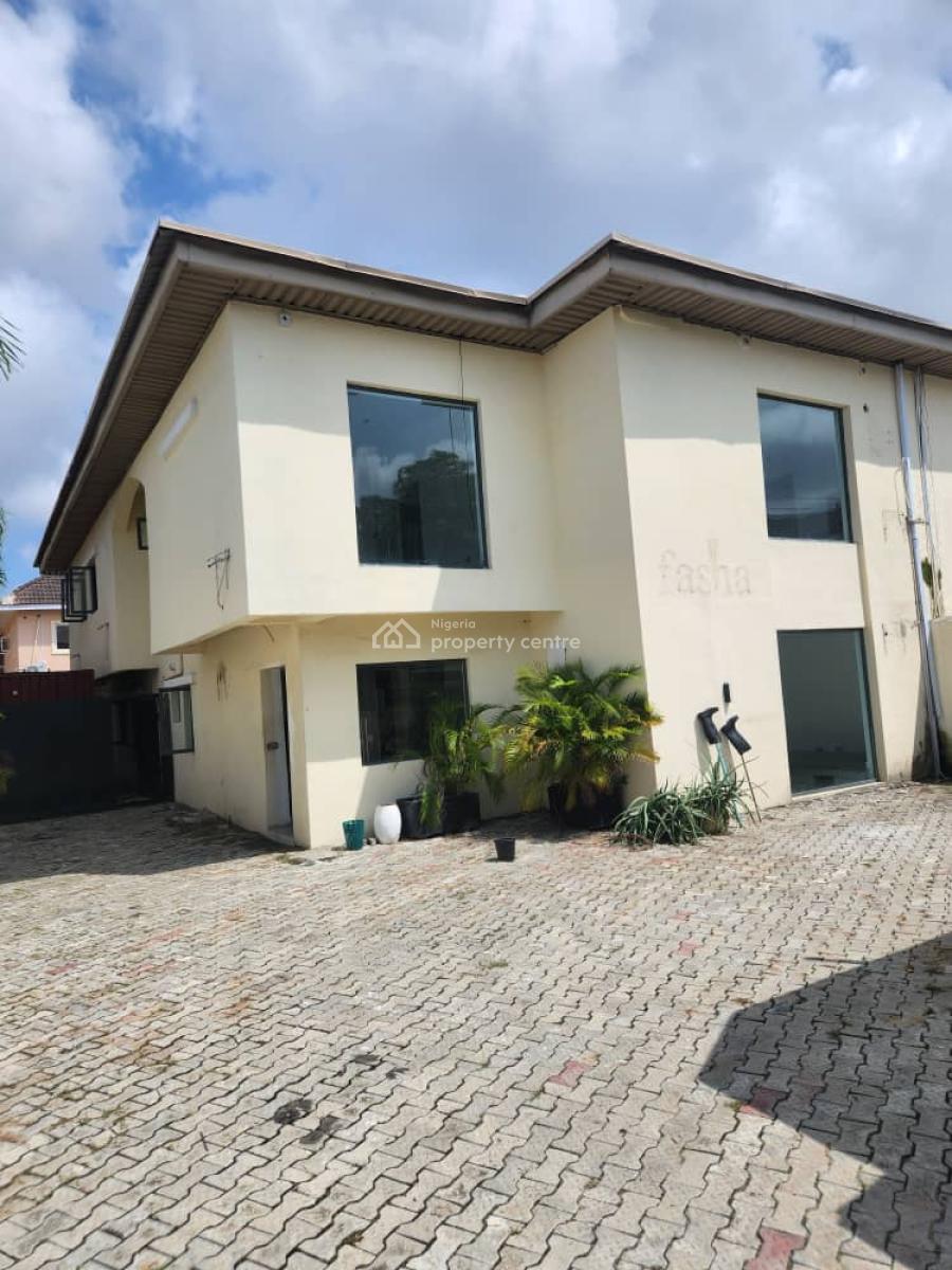 5-bedroom Semi Detached House with a Bq, Lekki Phase 1, Lekki, Lagos, Semi-detached Duplex for Rent