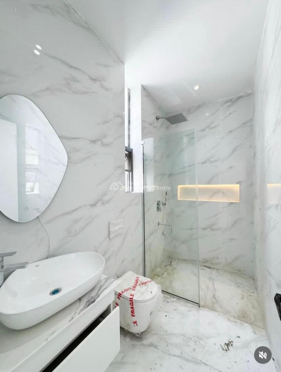3bedroom Apartment with Bq Pool, Lekki Phase1, Lekki, Lagos, Flat / Apartment for Rent